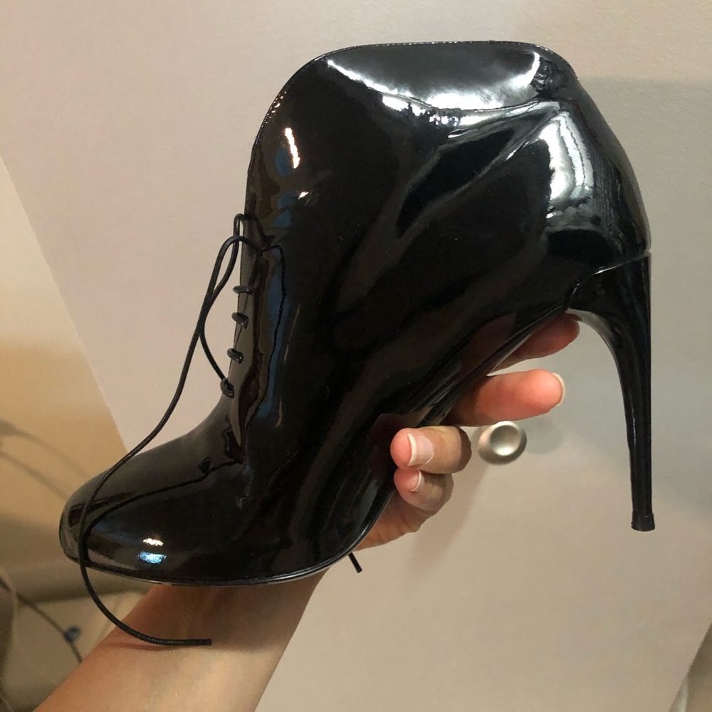 Gucci black patten leather ankle boots - Picture 9 of 12
